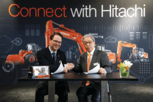 ABAX og Hitachi underskriver kæmpe international partnership aftale
