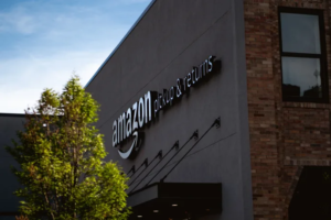 Ekspert: Forbrugerfest på Amazon skader IKKE dansk detailhandel