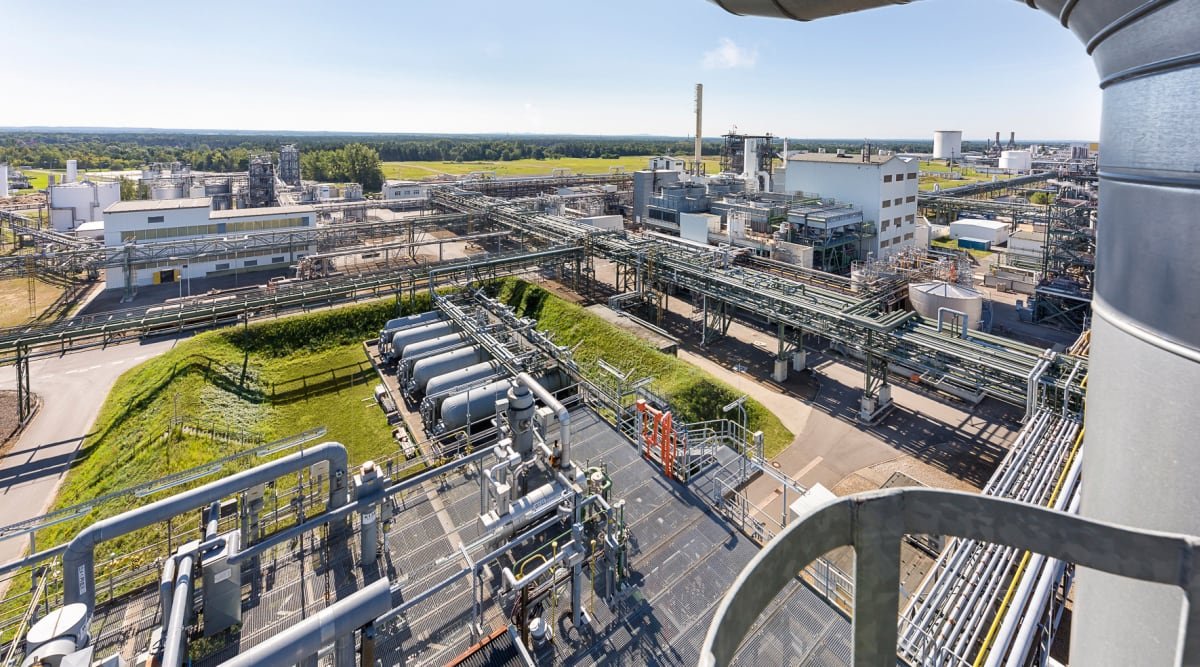 BASF investerer i Europa med to nye batterifabrikker til elbiler