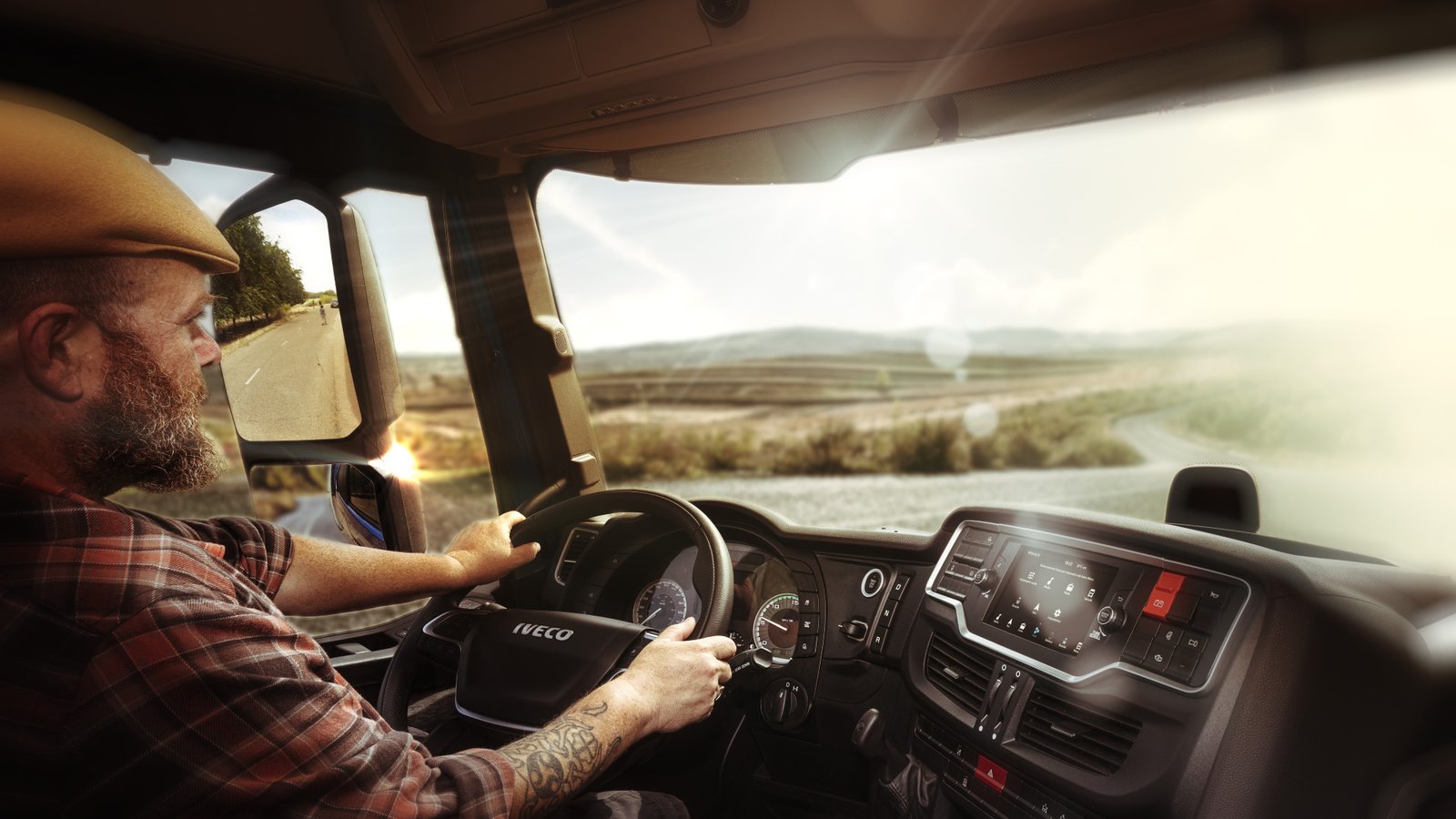 IVECO lancerer opsigtsvækkende stemmestyret førerassistent til lastbilchauffører baseret på teknologi fra Amazon Web Services (AWS)