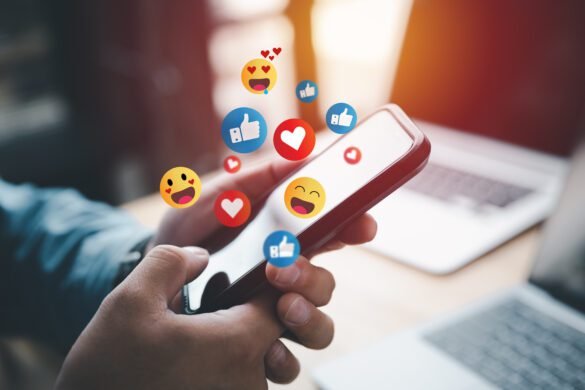 Danskernes afhængighed af sociale medier understreger behovet for sikker digital færden