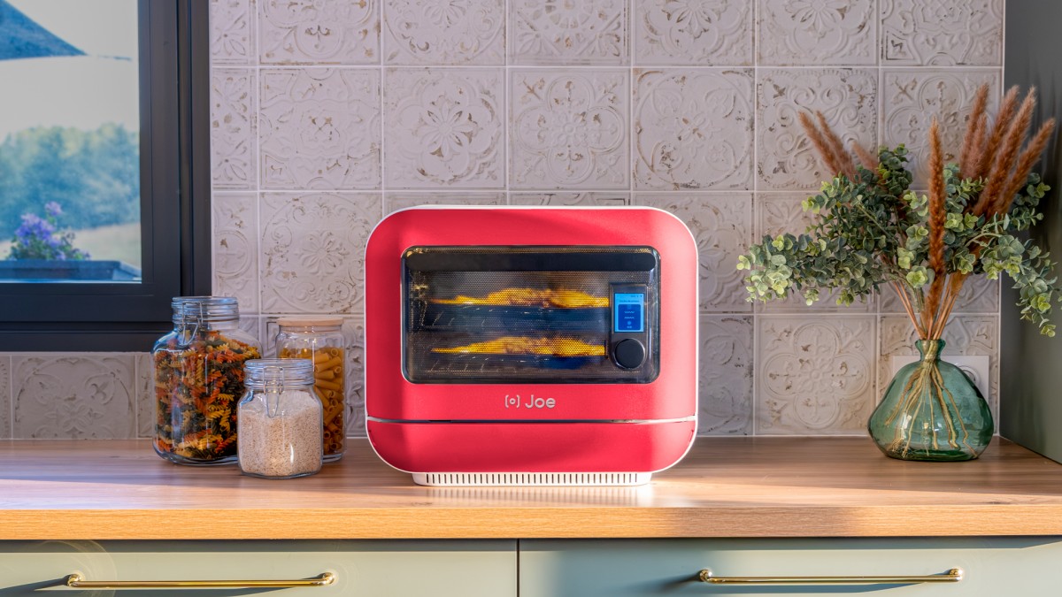 Efter succes med reparations- og miljøvenlig opvasker: Nu lancerer Daan Tech en ovn du helt selv kan reparere