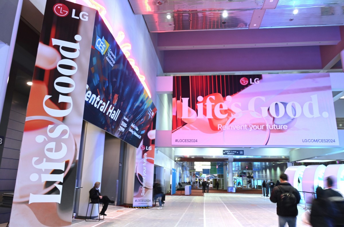 LG afslører gennemsigtigt og trådløst OLED-tv, AI-innovationer og tøjplejeløsning på CES 2024