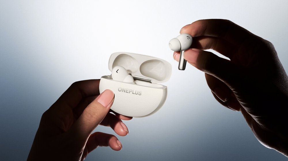 OnePlus Buds Pro 3 lanceres i samarbejde med den danske lydproducent Dynaudio og kommer i et dristigt nyt design