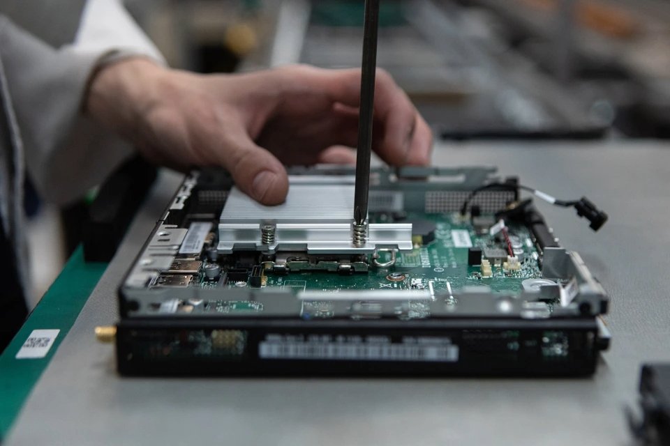 IT-medarbejdere står i kø til pantautomaten – men glemmer bæredygtige it-valg