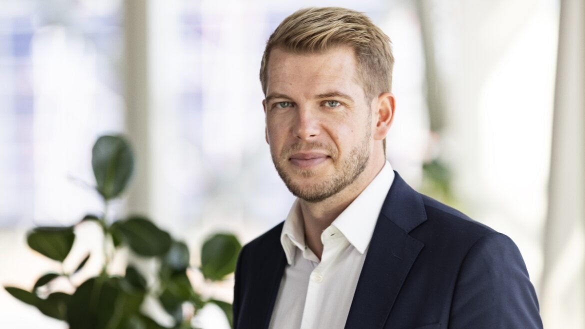 DI: AI stormer frem i erhvervslivet, mens nye regler træder i kraft