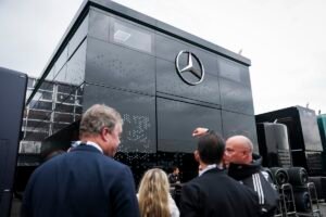 Når innovation møder bæredygtighed: Signify viser vejen med Mercedes-AMG PETRONAS