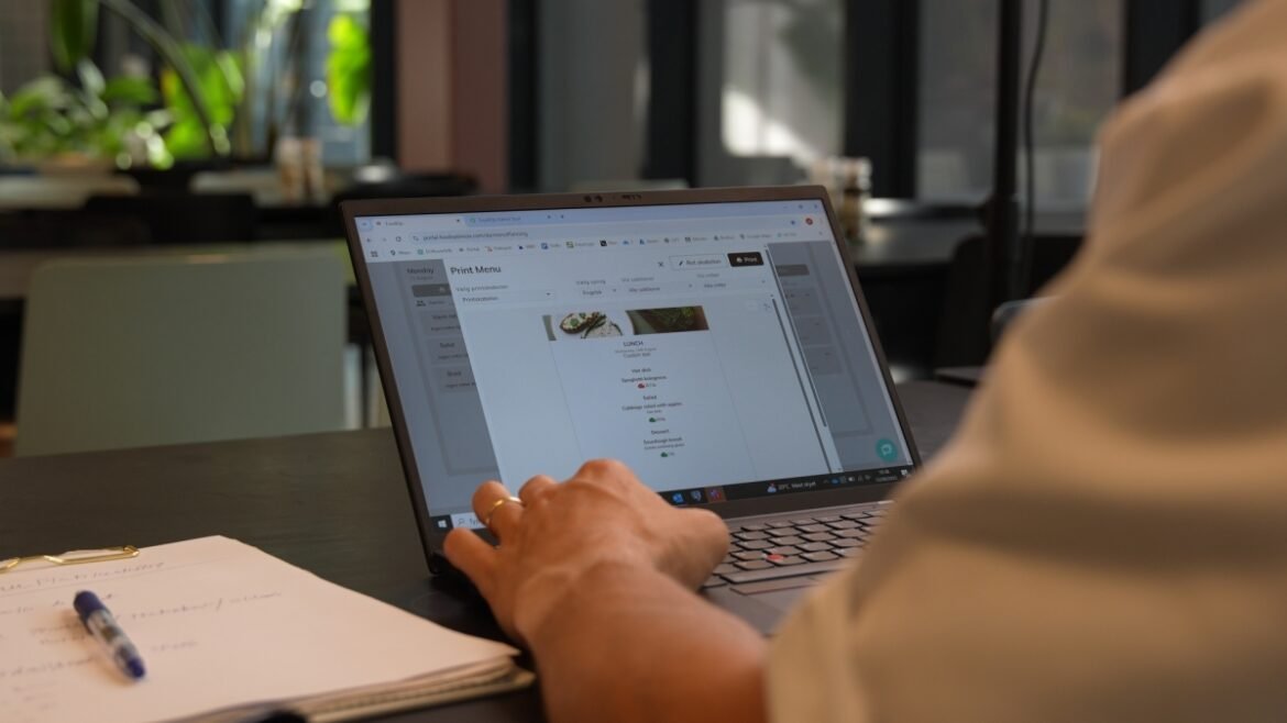 Ny digital løsning skal fjerne administrativt bøvl i danske professionelle køkkener