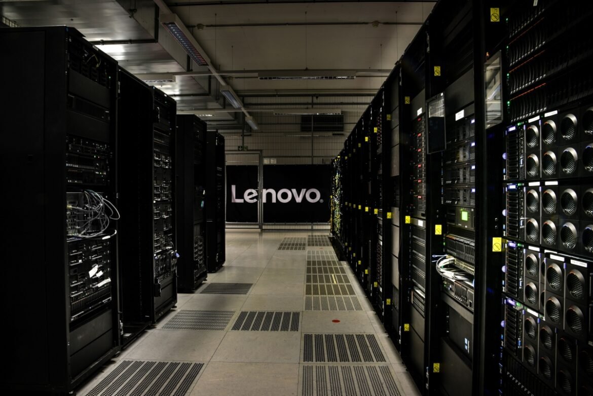 Lenovo gør det lettere at drive og skalere AI med nye GPU-tjenester