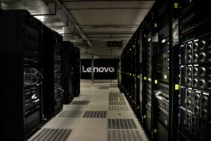 Lenovo gør det lettere at drive og skalere AI med nye GPU-tjenester