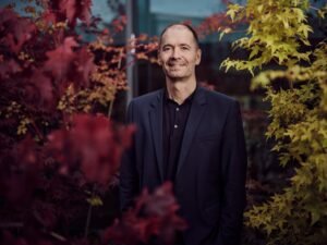 Danske og nordiske virksomheder investerer massivt i AI, men sakker bagud på realisering af værdi