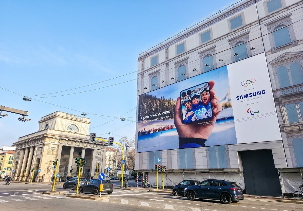 Samsung Mobile Galaxy Z Flip7 Milano Cortina 2026 Open Always Wins OOH in Milan main2F