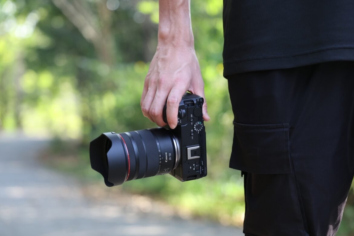 RF 20 50MM F4L IS USM PZ Lifestyle 4 re4r