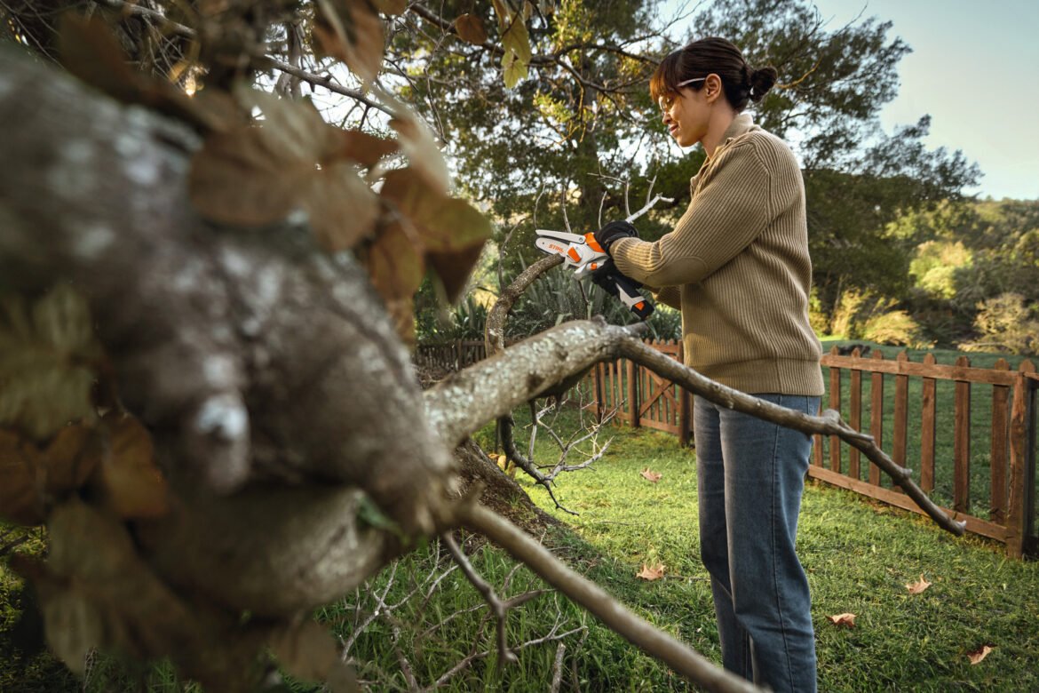 Kompakt nyhed til havens mindre projekter – STIHL lancerer batterihåndsaven GTA 20