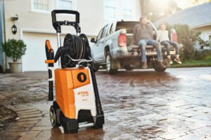 Nye højtryksrensere fra STIHL til effektiv rengøring omkring hus og have